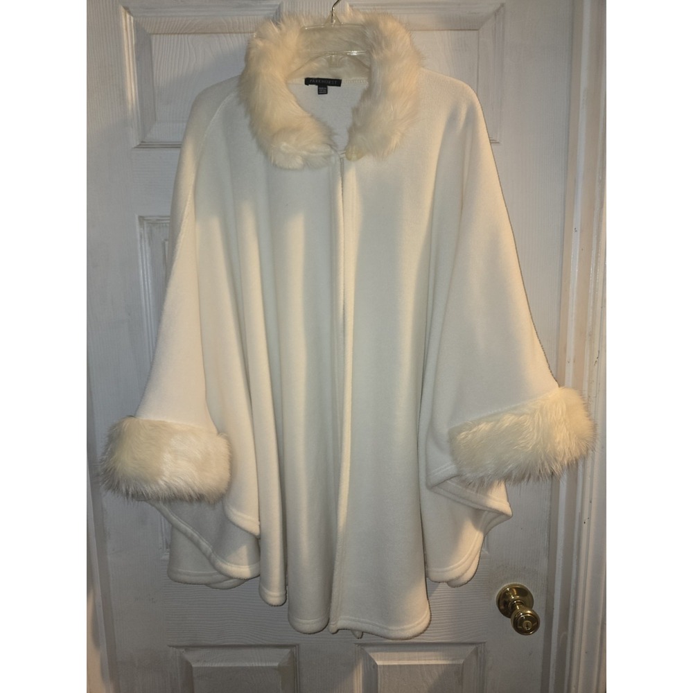 Parkhurst Made in Canada Cream Fleece Cape Faux Fur Collar Cuffs Poncho Wrap OS